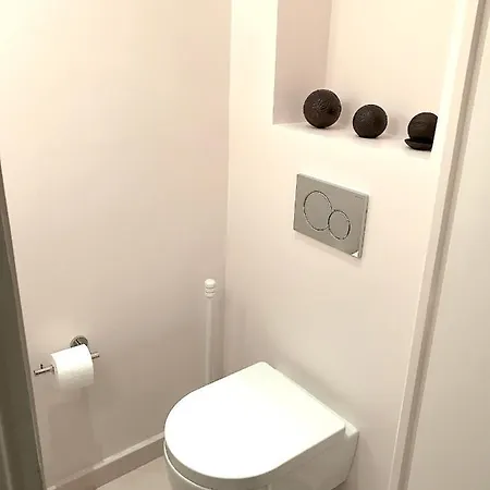 Outstanding 2 Bedrooms With A Terrific Eiffel Tower View Διαμέρισμα *