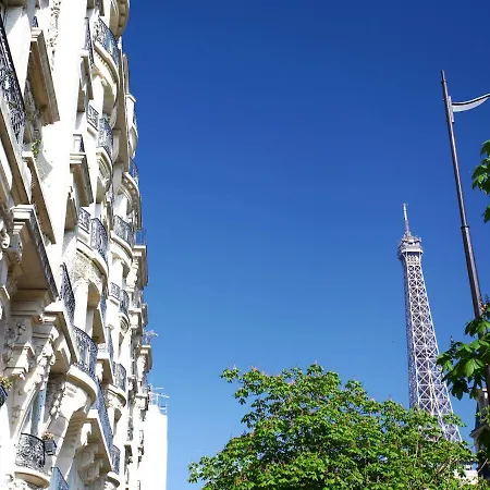 Outstanding 2 Bedrooms With A Terrific Eiffel Tower View *