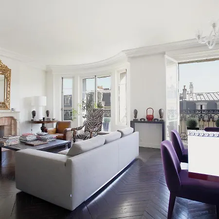 Апартаменты Outstanding 2 Bedrooms With A Terrific Eiffel Tower View *