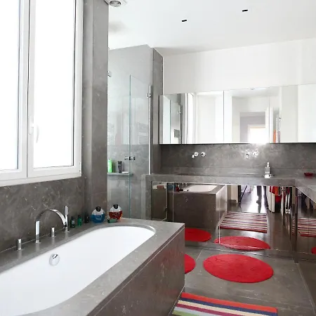 Outstanding 2 Bedrooms With A Terrific Eiffel Tower View * Paris