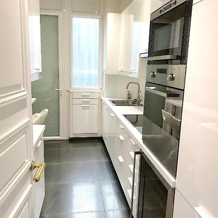 Apartment Outstanding 2 Bedrooms With A Terrific Eiffel Tower View Paris