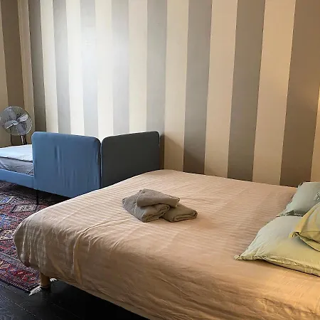 Apartment Outstanding 2 Bedrooms With A Terrific Eiffel Tower View Paris