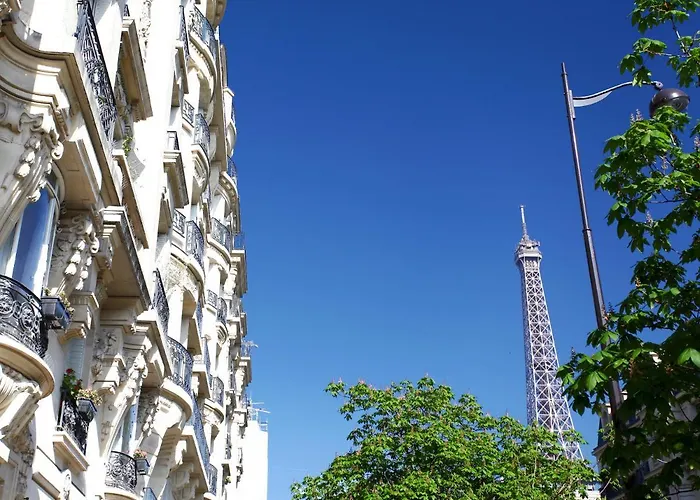 Outstanding 2 Bedrooms With A Terrific Eiffel Tower View *