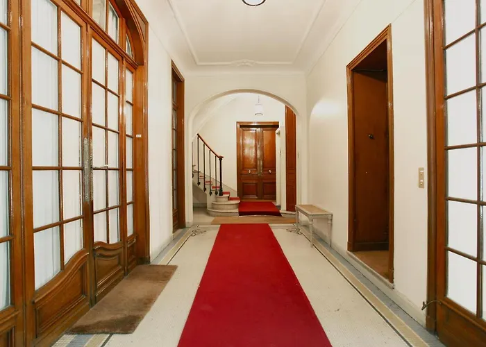 Apartment Outstanding 2 Bedrooms With A Terrific Eiffel Tower View