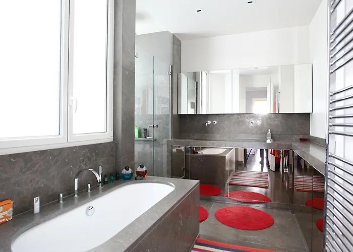 Outstanding 2 Bedrooms With A Terrific Eiffel Tower View * Paris