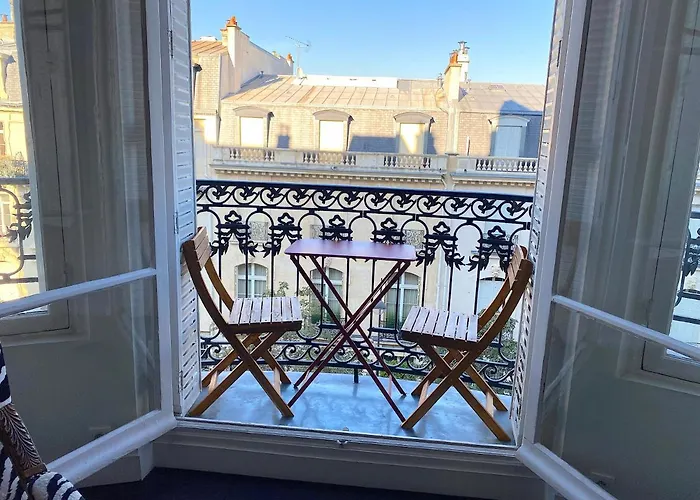 Outstanding 2 Bedrooms With A Terrific Eiffel Tower View Apartment Paris